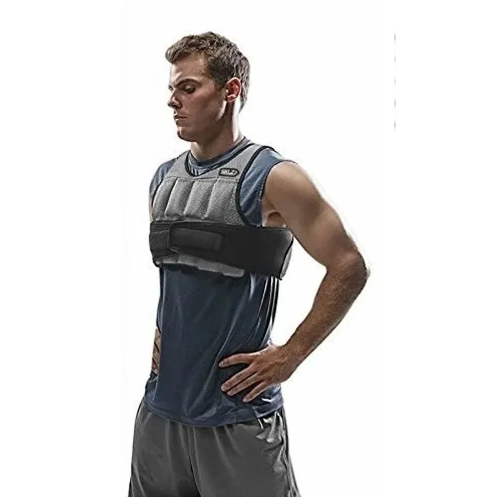 Chaleco de peso ajustable SKLZ mostrando cierre de velcro