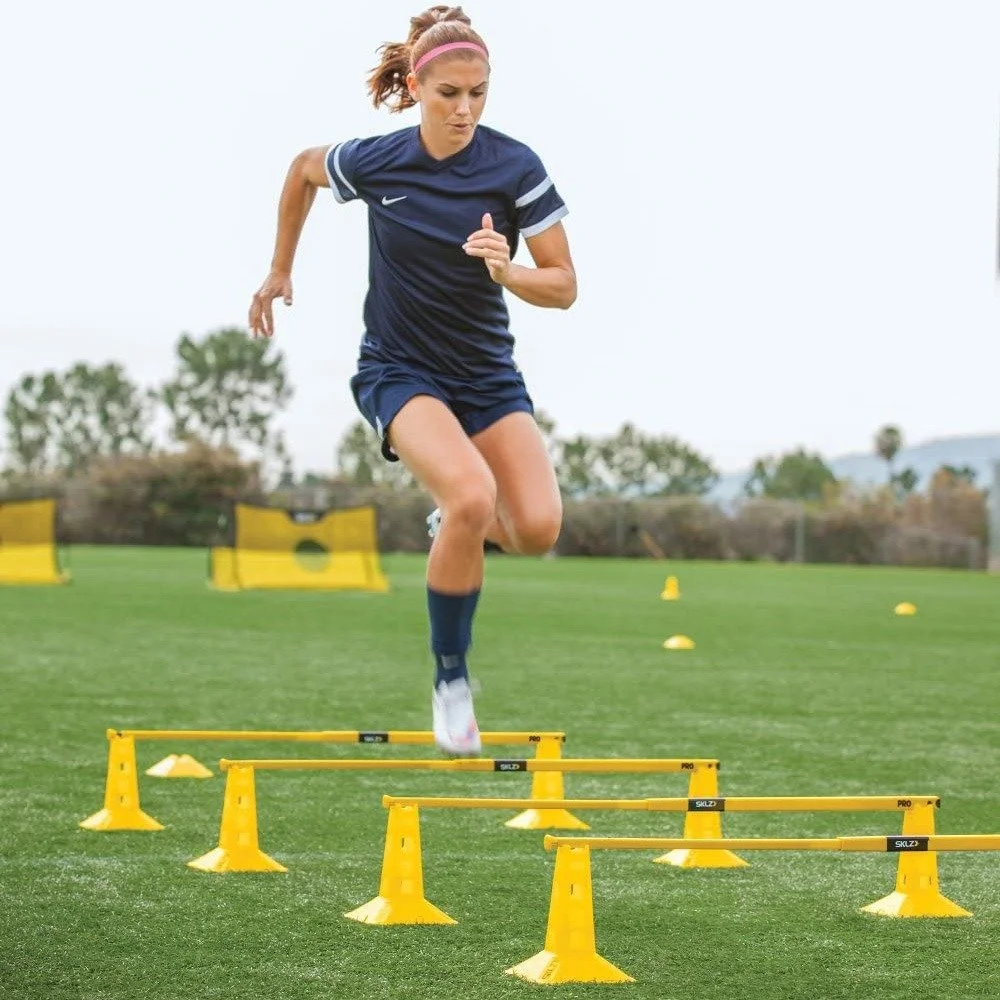 entrenamiento con cono de agilidad SKLZ, equipo de fútbol