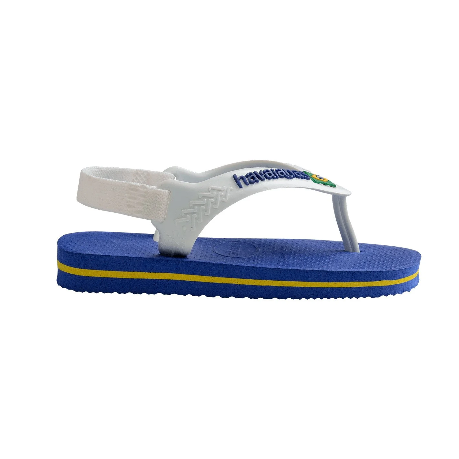 detalle del logo de Brasil en las sandalias