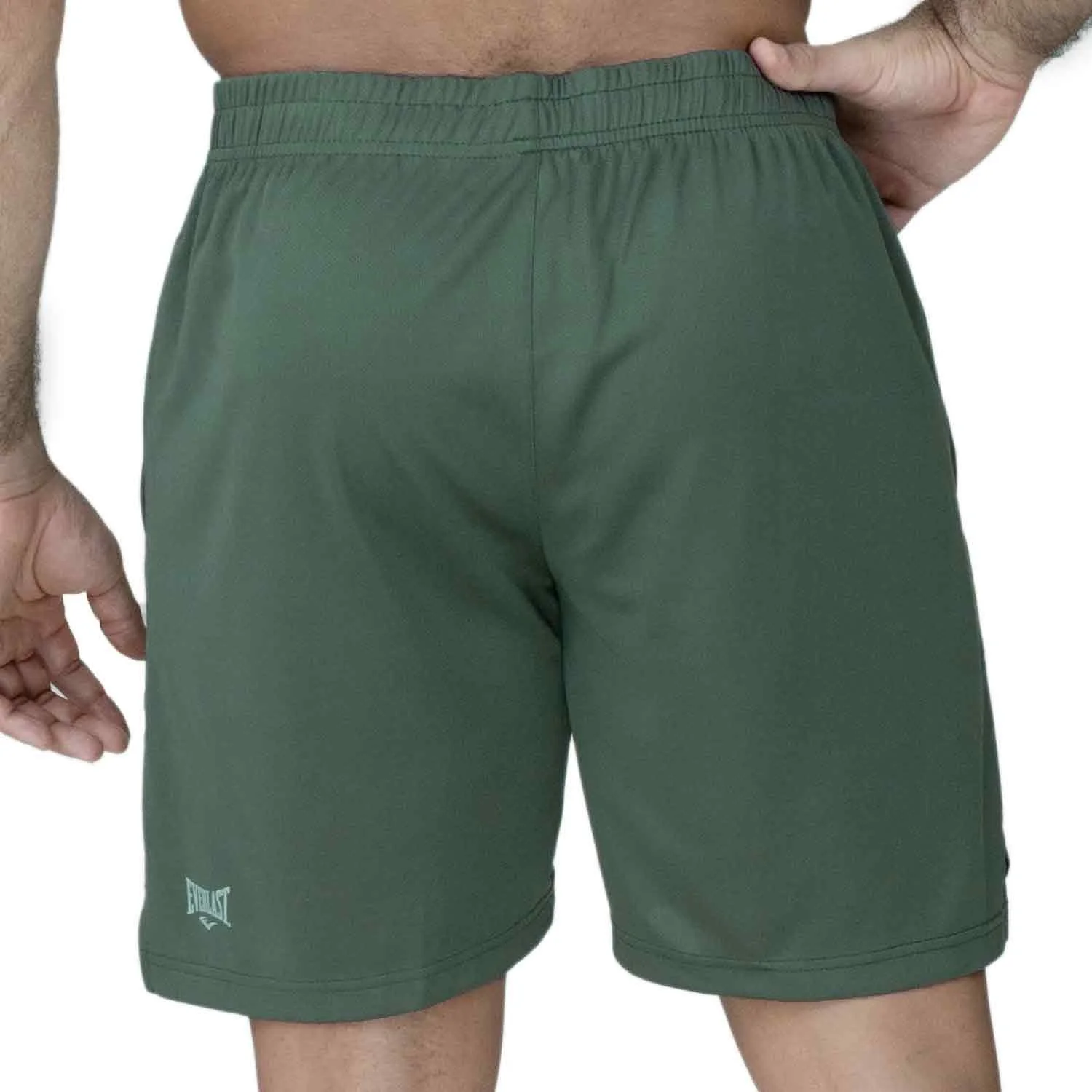 detalle del logotipo de Everlast en el short