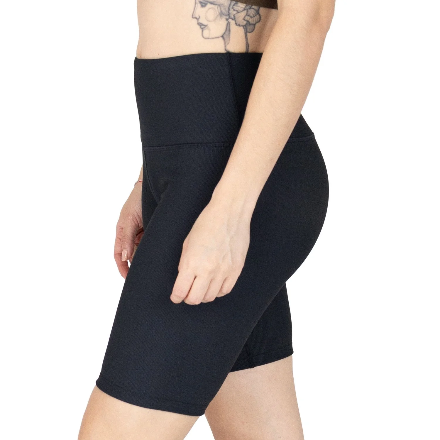 vista trasera del biker short everlast coffee deportivo