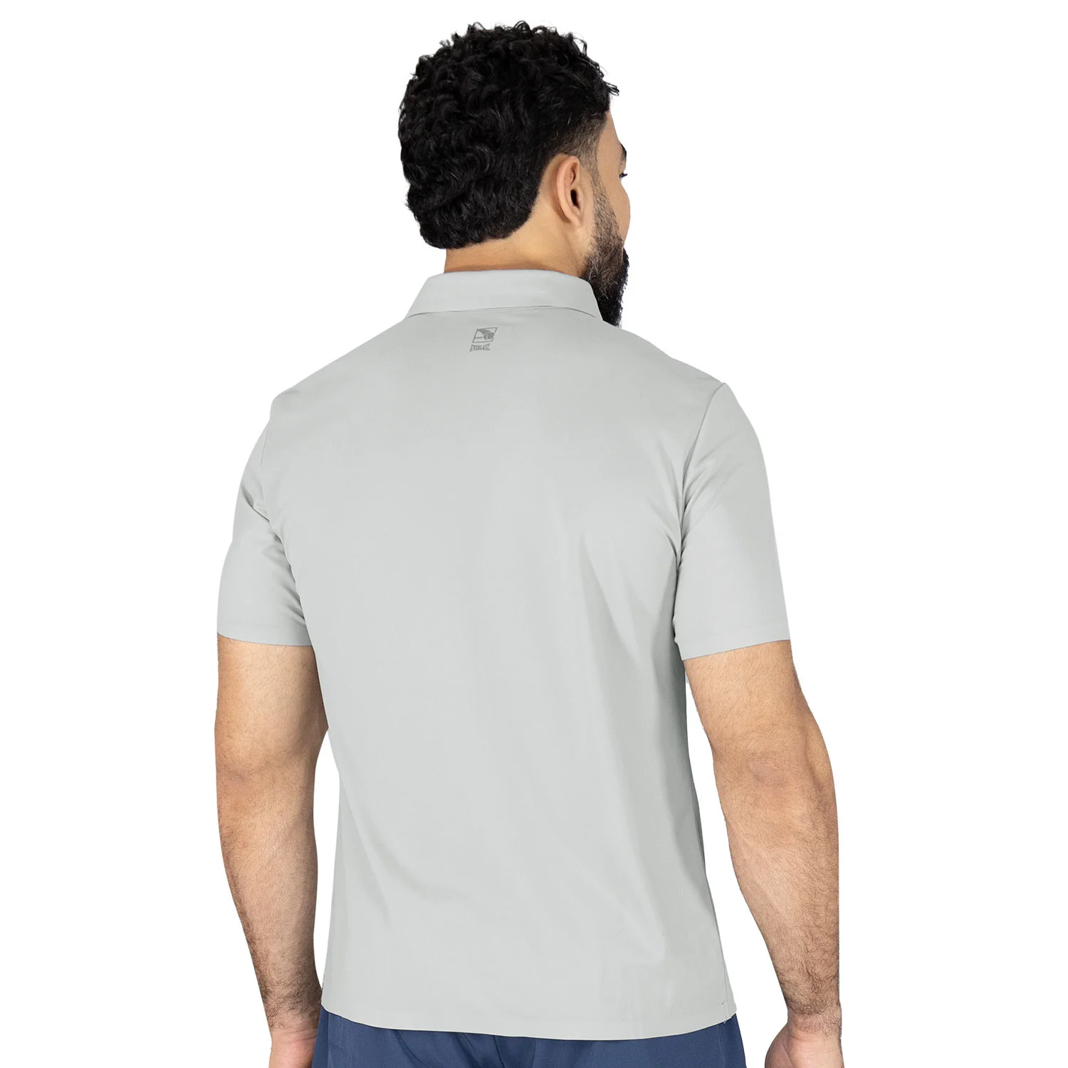 detalle de la costura del polo poliester everlast ace