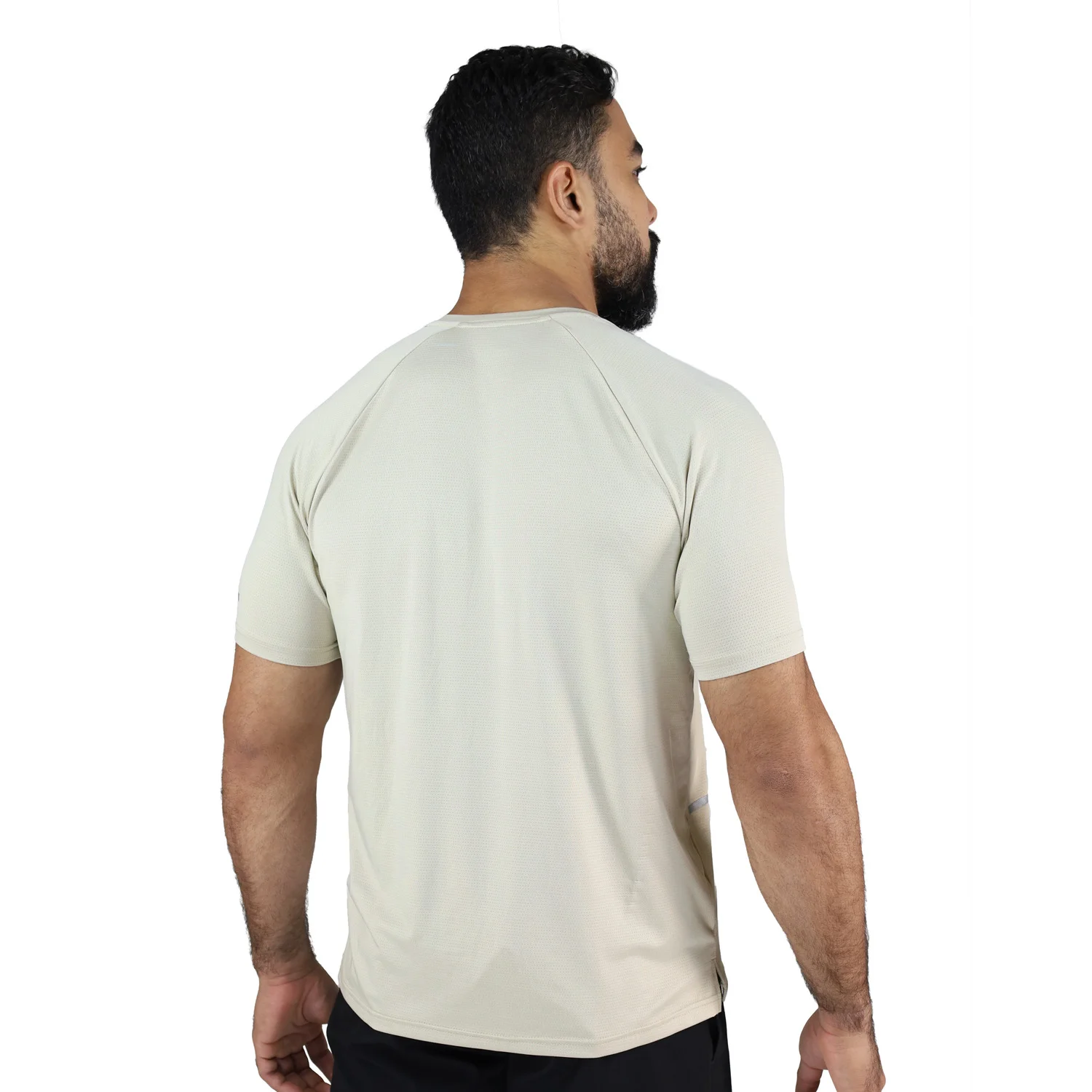 detalle de la tela transpirable del t-shirt poliester deportivo