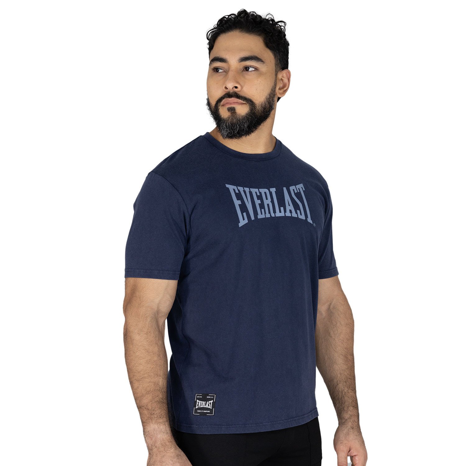 detalles de la camiseta, cuello y manga